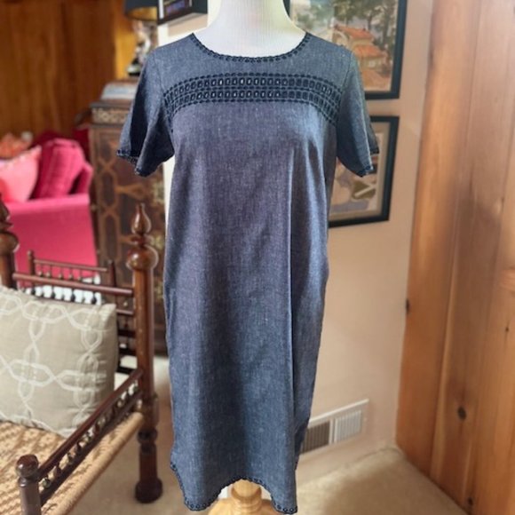 Ann Taylor | Dresses | Ann Taylor Blue Chambray Eyelet Short Sleeve ...